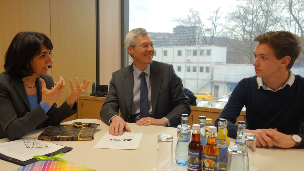 Heienberg Sch&uuml;le rim Landtag