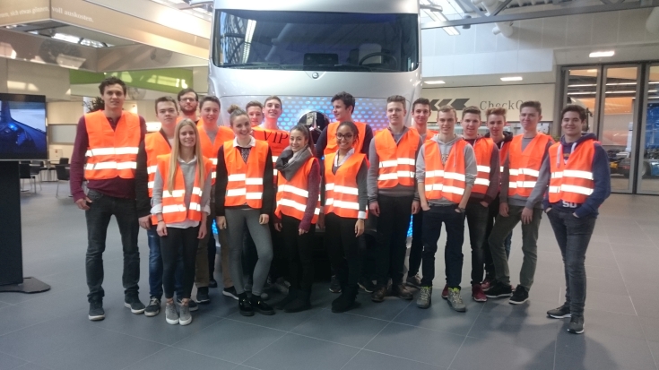 Heisenberg-Gymnasium besucht Daimler W&ouml;rth